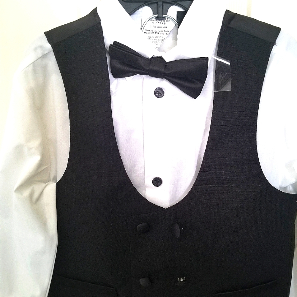 Young Kings by Steve Harvey Boys 4-Piece Suit
